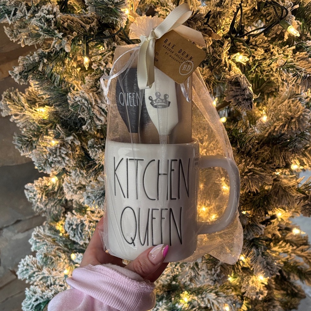 Rae Dunn Kitchen Queen Mug Gift Set 2 Spatulas Double Sided NWT